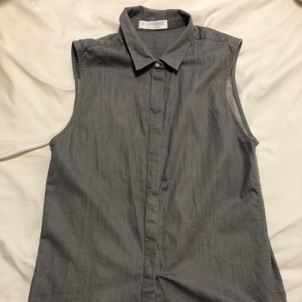 Everlane Sleeveless Button Down